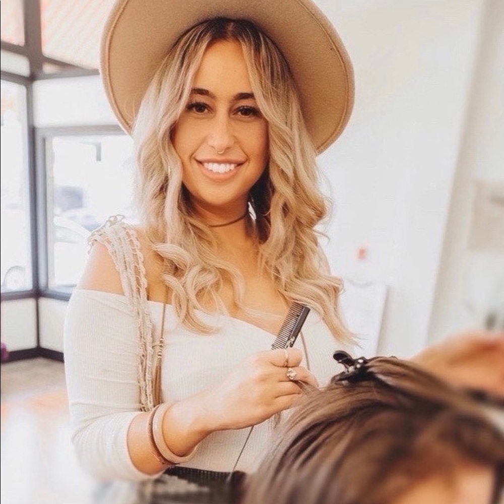 Meet your Posher, Amy